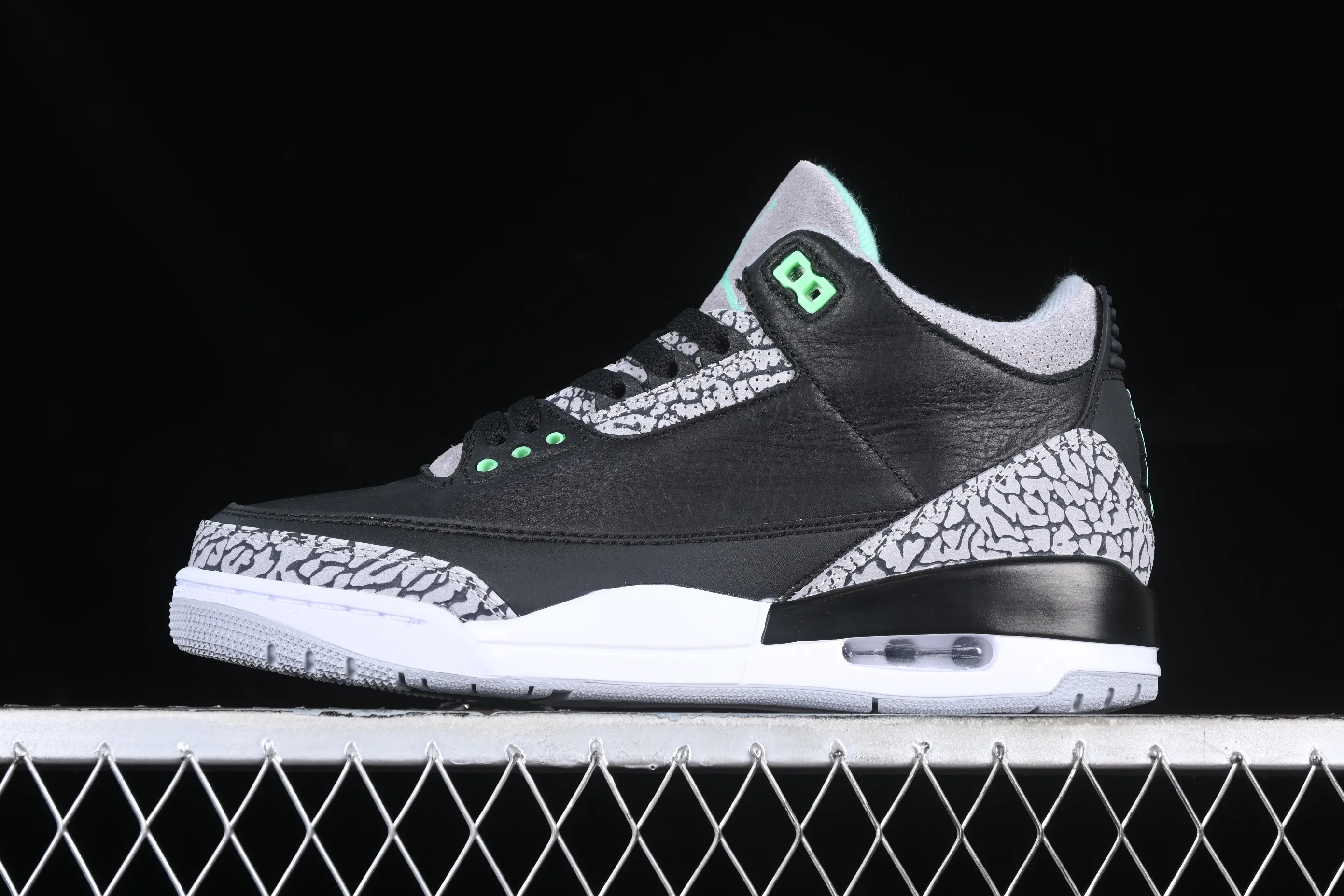 All categories Air Jordan Jordan series basketball shoes Air Jordan 3 Air Jordan 3 "Green Glow" AJ3 Joe 3 black and green full head layer CT8532-031